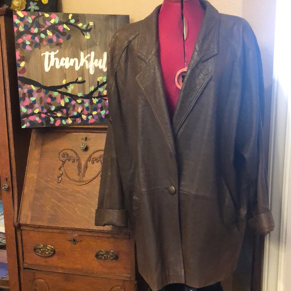 Vintage Leather coat shoulder pads